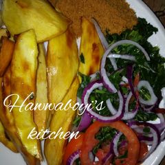 A picture of Fried potatoes,Vegetables and Groundnuts cake.