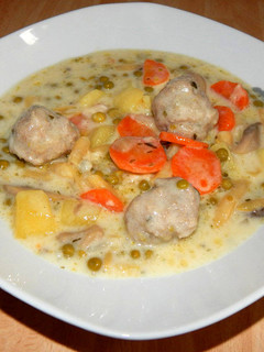 Tárkonyos húsgombócleves recept fotója