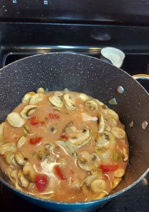 A picture of Chicken and mushroom soup.
