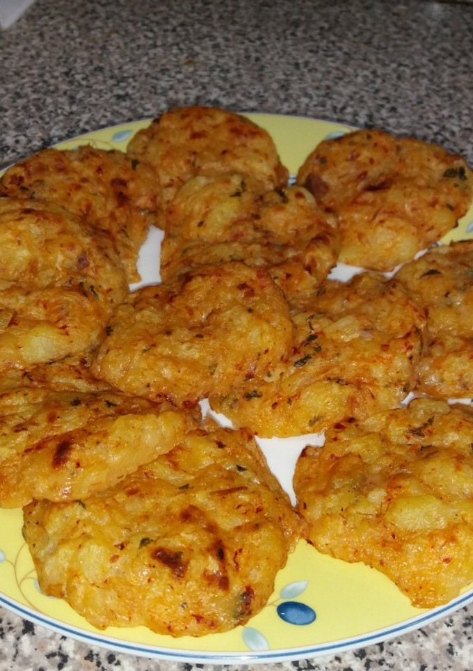 Una foto de Tortitas de patata y atún