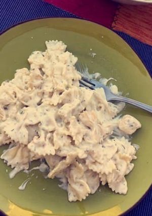 Une photo de Farfalle & escalope avec une sauce boursin ail et fines herbes