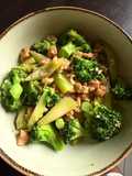 Tumis brokoli daging vegetarian