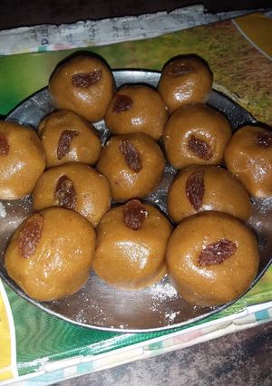 A picture of Beshan ke ladoo.