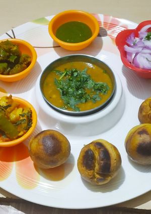 बाटी अप्पे सांचे में रेसिपी मुख्य फोटो