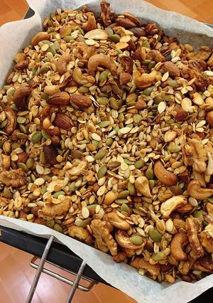 Hình của món Granola giảm kg, giữ dáng, đẹp da 😑😑.