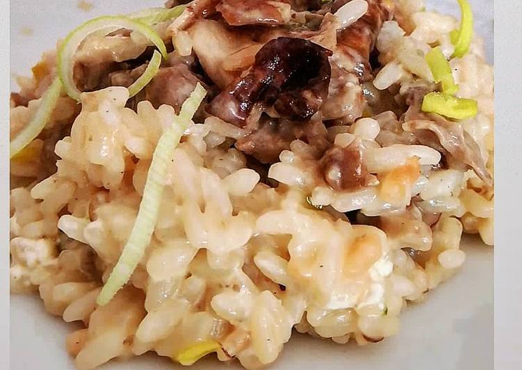 Recetta di Veloce Risotto con funghi porcini salsiccia e robiola 😋