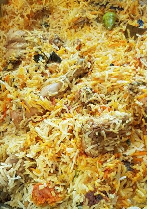A picture of Chicken biryani.