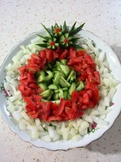 عکسی از دستور دیزاین سالاد شیرازی