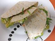 Una foto de tortillas de trigo frias