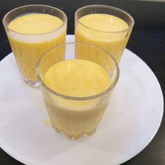 A picture of Mango milk shake.