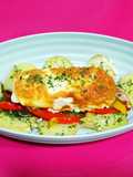 Merluza con muselina de ajo y su guarnición
