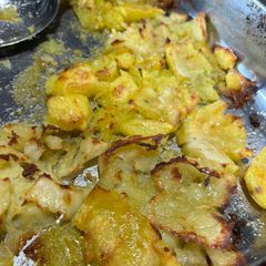 Crispy smashed potatoes A picture of Crispy smashed potatoes.