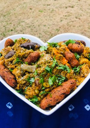 મેથીના મુઠીયા (Fried Methi Muthia recipe in Gujarati) રેસીપી મુખ્ય ફોટો