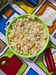Una foto de Arroz con huevo estilo oriental para bebé