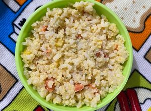 Una foto de Arroz con huevo estilo oriental para bebé