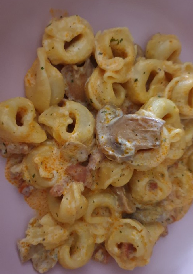Una foto de Tortellini de carne con chorizo