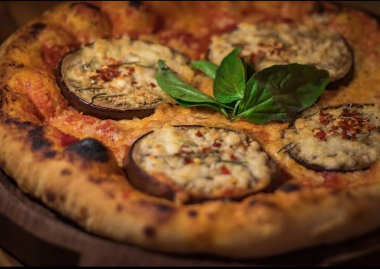 Recipe of Ultimate Pizza with Eggplant 🍆