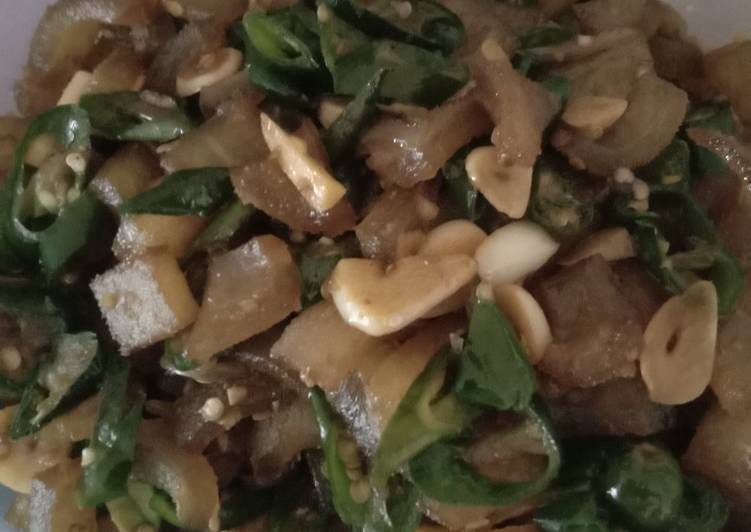 Tumis kikil cabe hijau