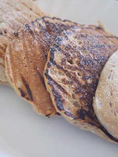 A picture of Banana Oat Pancakes.