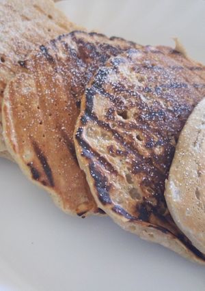A picture of Banana Oat Pancakes.