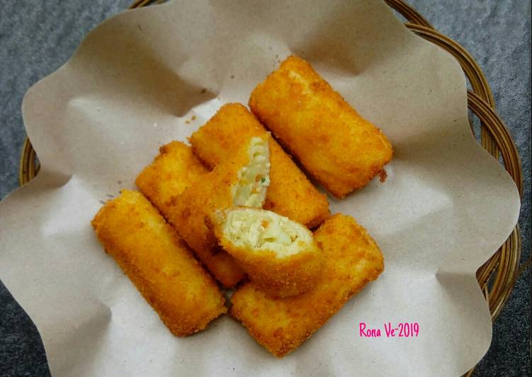Resep: saat makan malamRisoles Rogout Ayam #52