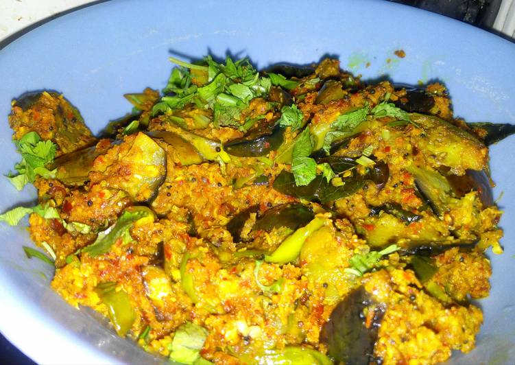 How to Make Perfect Aubergine Roast / Kathrikaai podi-thoovi Karamadhu