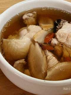 人蔘枸杞紅棗雞湯 電鍋料理 的食譜成品照片