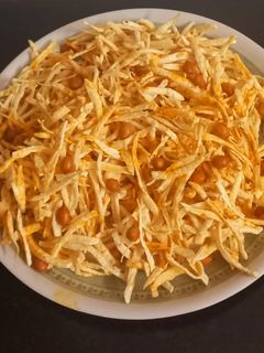 બટાકા ની કાતરી (Bataka Katri Recipe In Gujarati) રેસીપી મુખ્ય ફોટો