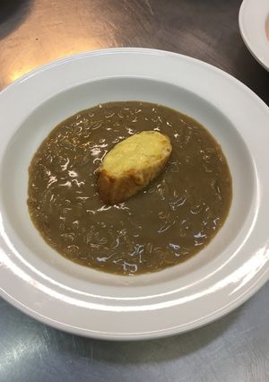Una foto de Sopa de Cebolla