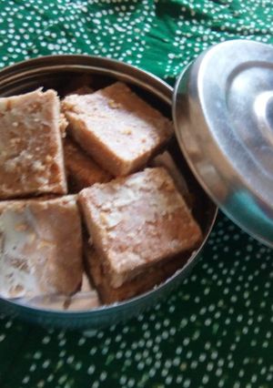 અડદિયા પાક (Adadiya Paak Recipe In Gujarati) રેસીપી મુખ્ય ફોટો