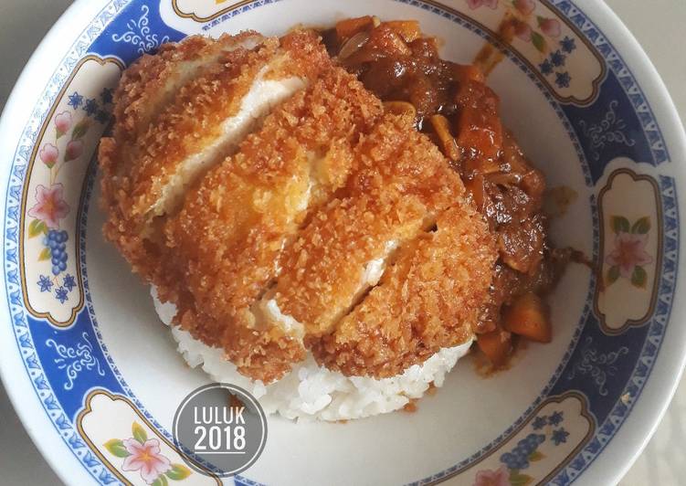 Cara Musim Semi saat makan malamJapanase Curry Katsu 