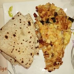Piyaz hari mirch ka Omelette A picture of Piyaz hari mirch ka Omelette.