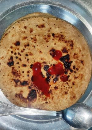 आलू का पराठा (aloo ka paratha recipe in Hindi) रेसिपी मुख्य फोटो