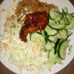 A picture of Coslow et chicken.
