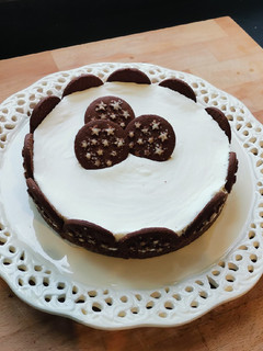 Foto di Torta allo yogurt con base ai pan di stelle