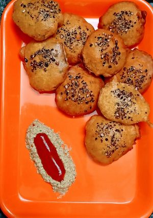 કંદપૂરી(Kand puri recipe in Gujarati) રેસીપી મુખ્ય ફોટો