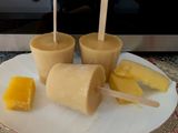 Mis deliciosos helados de piña y leche de coco y almendras