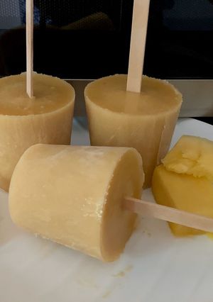 Una foto de Mis deliciosos helados de piña y leche de coco y almendras