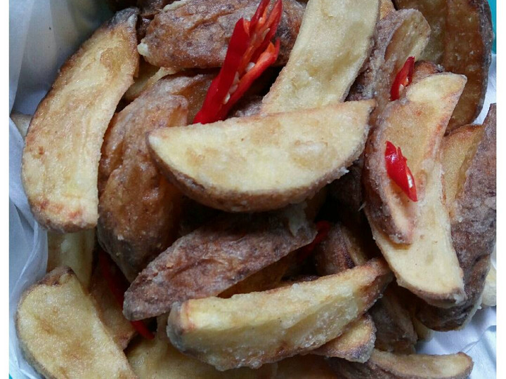 Langkah Mudah untuk Menyiapkan [Simple Cook] Crispy Garlic Potato Wedges, Enak