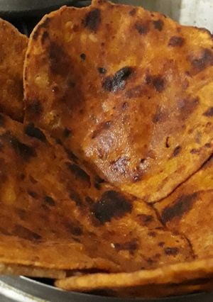 A picture of Moong dhuli dal Parantha.