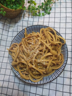 醬燒蒜蓉干絲 的食譜成品照片