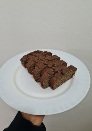 Una foto de Budín de banana y chocolate 🍌🍫