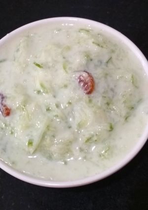 A picture of Cucumber Raita.