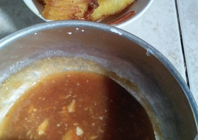 Singkong goreng merekah + sambal ingus