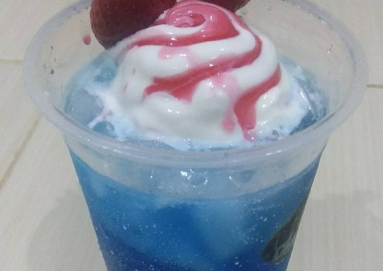 Blue ocean drink