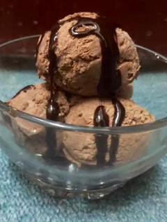A picture of Creamy Chocolate ice cream 🍨|homemade ice cream.