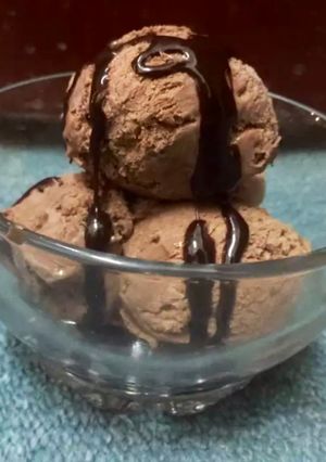 A picture of Creamy Chocolate ice cream 🍨|homemade ice cream.