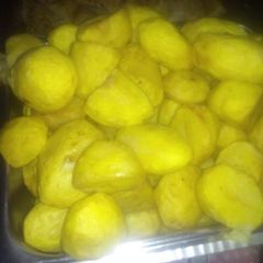 A picture of Deep fried potatoes.