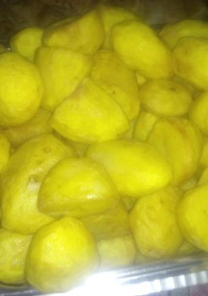 A picture of Deep fried potatoes.