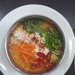 A picture of Tom ka gai.